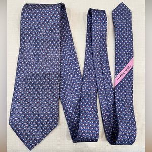 Gently worn Authentic Salvatore Ferragamo 100% silk neck tie